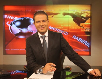 Ünlü Spiker Trafik Kazası Geçirdi