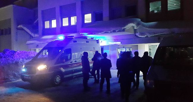 Son Dakika: Yol Açma Çalışmasına Giden Muhtar Çığ Altında Kalarak Yaşamını Yitirdi