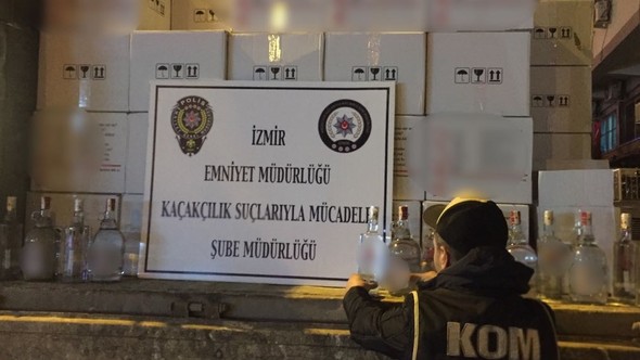 Bir Kamyon Dolusu Sahte Rakı Yakalandı