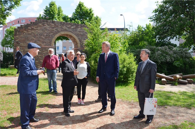 Wulff'a Almanya'da Hemşerisi Olduğu Tarsus Sürprizi 