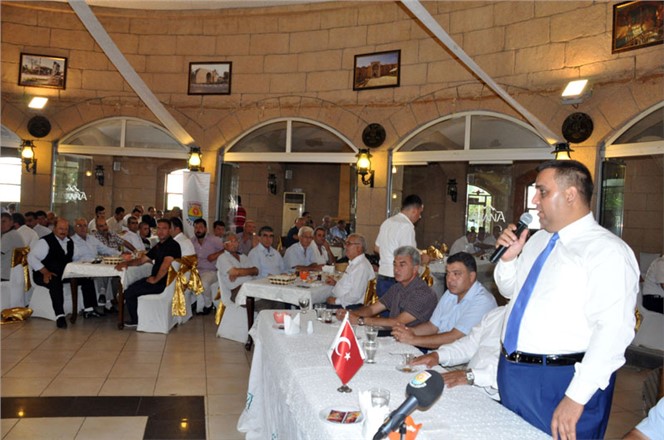 Belediye Başkanı Şevket Can'la Tarsuslu Muhtarlar Bir Araya Geldi