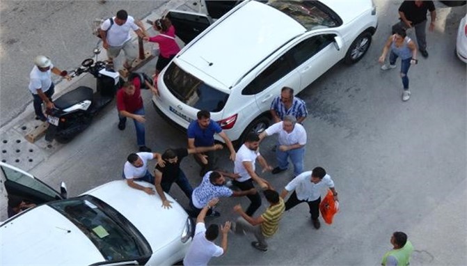 Mersin'de Trafikte Yol Verme Kavgası