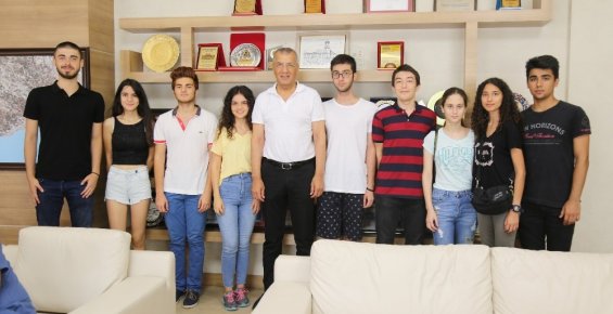 İstanbullu Liseli Gençler, Mezitli Belediyesi’nin Sosyal Projelerinde Yer Aldı