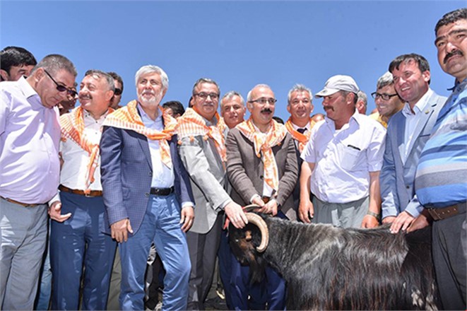 Bakan Elvan, Köserlerli Yörükleri ve Türkmen Şöleni’ne’ Katıldı