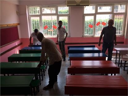 Tarsus’ta "Sıra Sıra Renkler Minik Hayalleri Bekler" Projesi