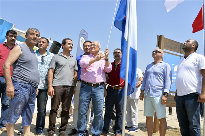 Başkan Kocamaz, Mavi̇ Bayrağı Göndere Çekti̇