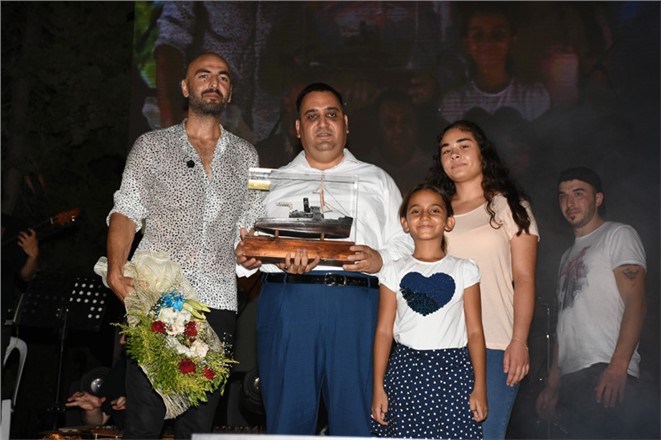 Tarsus’ta Soner Sarıkabadayı Rüzgarı, Onbi̇nler Coştu