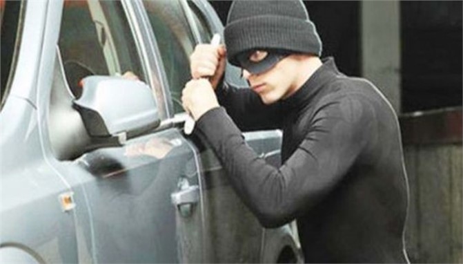 Dinlenme Tesisinde Araçları Soyuldu