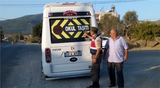 Anamur’da Jandarma Öğrenci Servislerini Denetledi