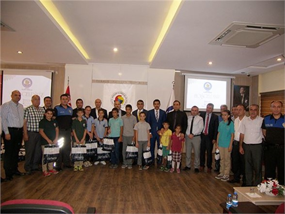 Ticaret Borsası 700 Öğrenciyi Baştan Aşağı Giydirdi