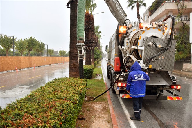Mersin'de Şiddetli Yağışlara Karşı Önlemini Aldı