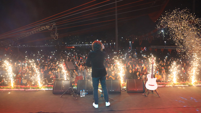 Fettah Can, Sevilen Şarkılarını Mersinliler İçin Söyledi