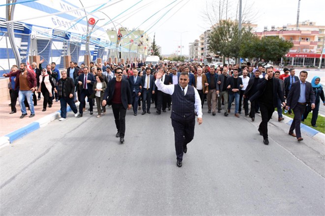 Tarsus Belediye Başkanı Şevketn Can'a, Sevgi Alanlara Sığmıyor