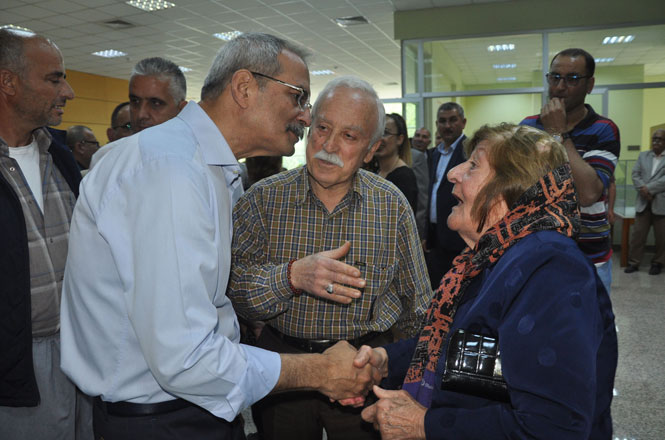 Tarsus Belediye Başkanı Bozdoğan, Halk Gününde Vatandaşlarla Kucaklaştı
