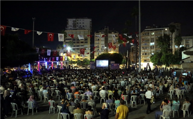 Mersin'de Yazlık Sinema Kültürü Yeniden Canlandı