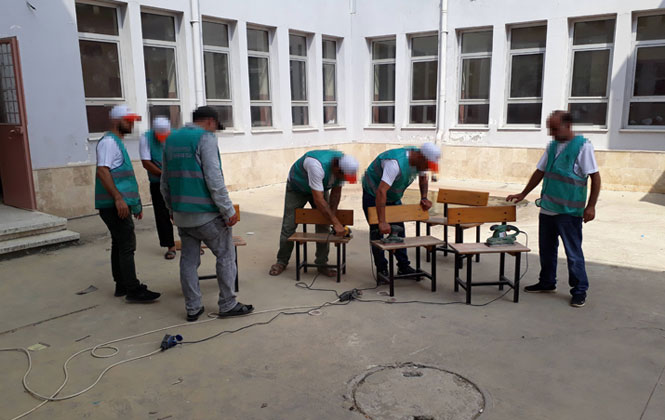 Tarsus'ta Bazı Okulun Tadilatını, Denetimli Serbestlik Hükümlüleri Yaptı!