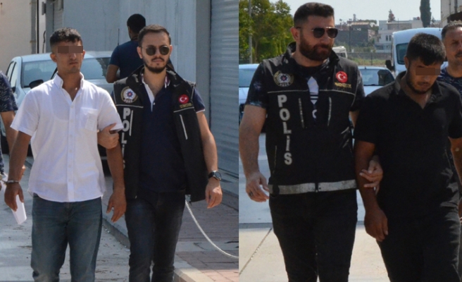 Adana Bir kişi Polisi görünce uyuşturucuyu karısının sütyenine sakladı