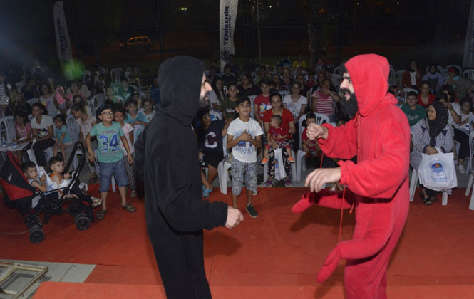 Mersin Yenişehir’de Parklar Sahne Oldu, Çocuklar Tiyatroyla Tanıştı