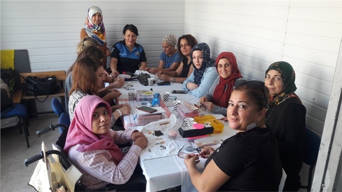 Mersin'de Kadınlar Dolandırıcılık Konusunda Bilgilendirildi