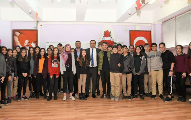 Toroslar Belediye Başkanı Yılmaz, Kariyer Günlerinde Öğrencilerle Buluştu