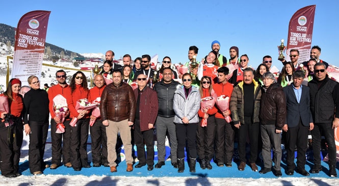 Toroslar Belediyesi, Kar Voleybolu Türkiye Şampiyonası’na Ev Sahipliği Yaptı