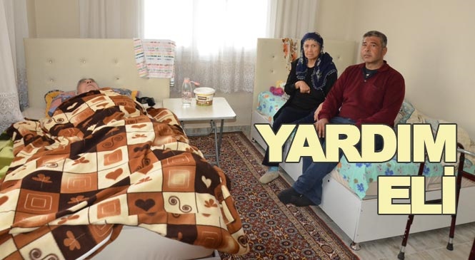 Mersin Tarsus’ta Felçli Çiftin Yaşadıkları Evin Ön Bölümü ve Bahçesi Ambulansın Rahat Giriş Yapması İçin Asfaltlandı