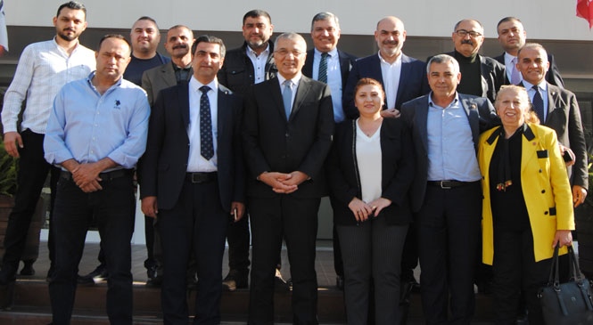 Mezitli Belediye Başkanı Neşet Tarhan, Cumhuriyet Halk Partisi İl Yönetim Kurulu Toplantısına Katılarak Projelerini Anlattı