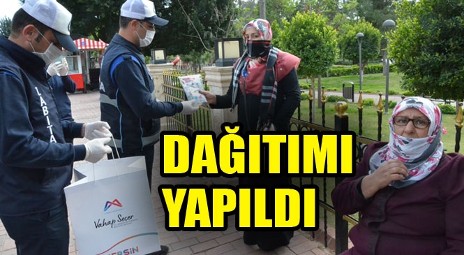Mersin Büyükşehir Belediyesi Tarafından Hazırlanan Sağlık Kitleri Tarsus’ta Vatandaşlara Dağıtıldı