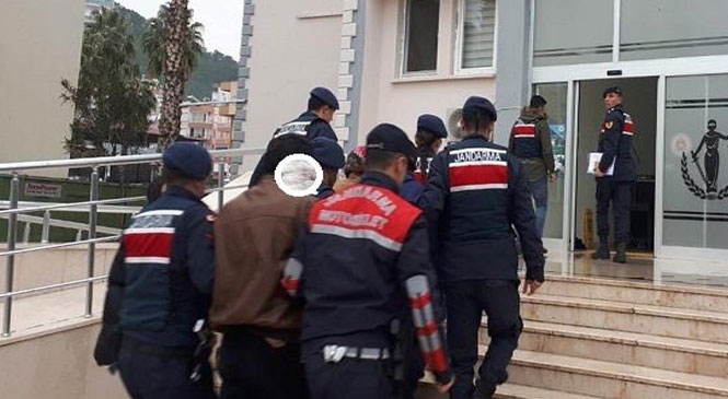 Mersin Tarsus Kefeli Mahallesinde Yaşan Hırsızlık Olayının Şüphelileri Jandarma Ekipleri Tarafından Yakalandı