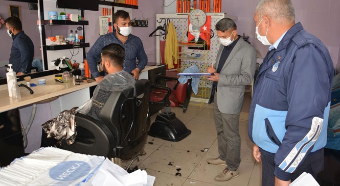 Gülnar Belediyesi Zabıta Müdürlüğü Ekiplerinden Berber, Kuaför ve Güzellik Salonlarına Denetim