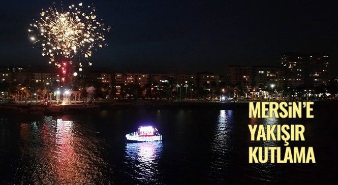 Mersin’de 19 Mayıs Akşamı Gökte Havai Fişek, Denizde ise Tekneli Kutlama! "Her Şey Güzel Olacak" Şarkısıyla Başlayan 19 Mayıs Kutlamaları Mersin’de Gün Boyu Sürdü