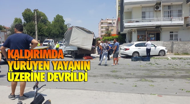 Mersin Tarsus Kent Merkezinde Meydana Gelen Trafik Kazasında 2 Kişi Yaralandı