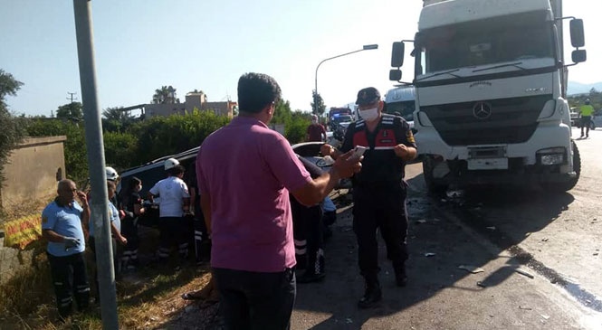 Mersin Silifke Taşucu'nda Meydana Gelen Kazada: Kamyonla Cip Çarpıştı