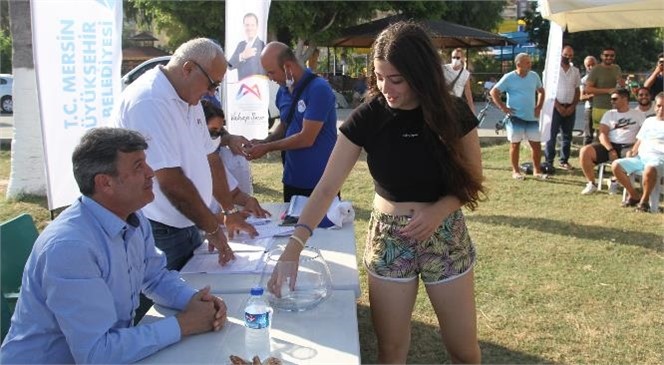 Mersin'de Yazlık Siteler Arası Plaj Voleybol Turnuvası İçin Kuralar Çekildi