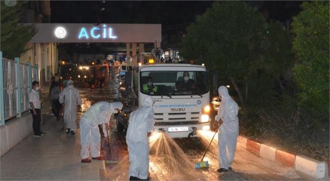 Tarsus Devlet Hastanesi Acil Giriş Noktası, Büyükşehir Ekiplerince Dezenfekte Edildi