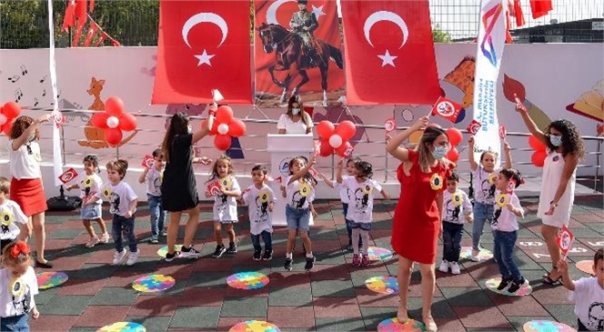 Türkiye’nin Hal’de Açılan İlk Kreşinde Cumhuriyet Coşkusu