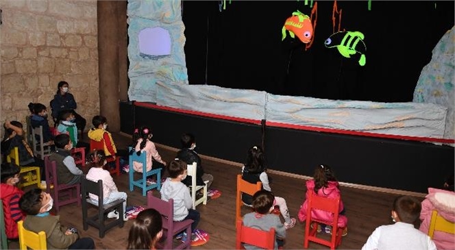 Mersin'de Yeni Sezonun İlk Çocuk Oyunu: ‘küçük Kara Balık’