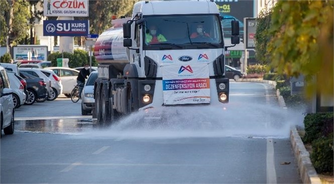 Büyükşehir, Cadde ve Sokakları Dezenfekte Etmeye Devam Ediyor