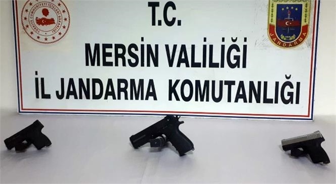 Mersin Tarsus'ta Jandarma Ekipleri Ruhsatsız Silah Satmak İsteyenler Yakaladı