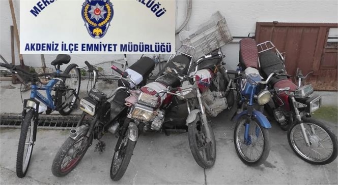 Motosiklet Hırsızları 30 Güvenlik Kamerasın Kayıtlarının İzlenmesi İle Yakalandı