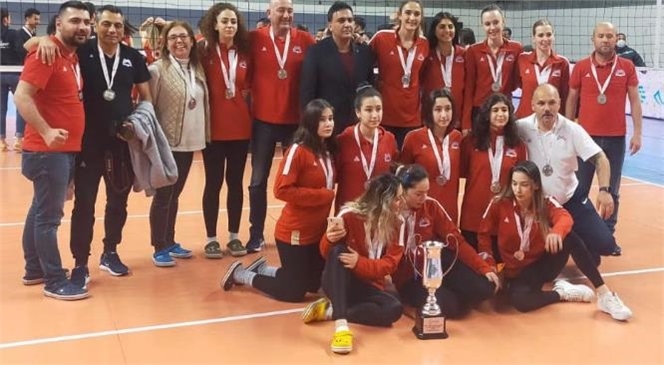 Büyükşehir Gsk Kadın Voleybol Takımı 1. Lige Çıktı