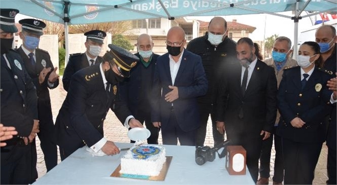 Tarsus Gazeteciler Cemiyetinden Polislere Pastalı Kutlama