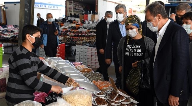 Başkan Seçer Tarsus'ta Pazar Esnafını Ziyaret Etti