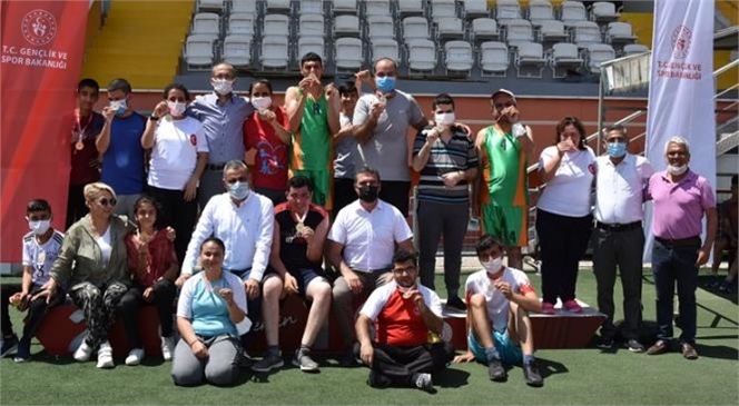Mersin İl Temsilciliği Tarafından Düzenlenen "19 Mayıs Atletizm 4x100 Bayrak Yarışmaları" Sona Erdi