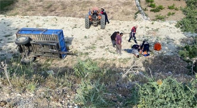 Mersin Gülnar'da Şarampole Yuvarlanan Traktörün Sürücüsü Yaralı Olarak Hastaneye Kaldırıldı