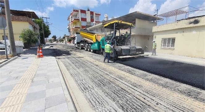 Büyükşehir Belediyesi’nden Tarsus’ta İstiklal Caddesi ve Girne Mahallesinde Asfaltlama Çalışması