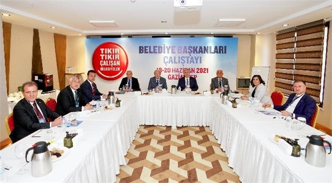 CHP’li Belediye Başkanları Gaziantep’te Bir Araya Geldi