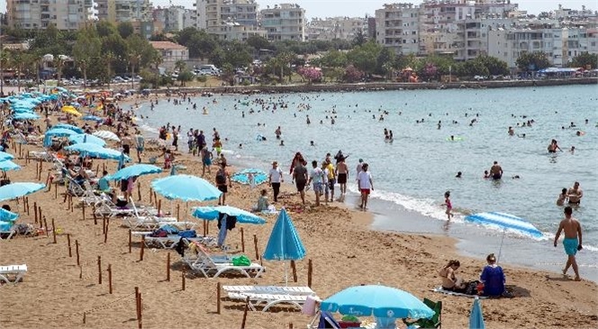 Yasaklar Kalktı, Mersinliler Soluğu Büyükşehir’in Plajlarında Aldı