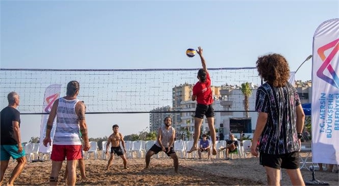 Mersin Plajları Voleybol Turnuvalarıyla Hareketleniyor