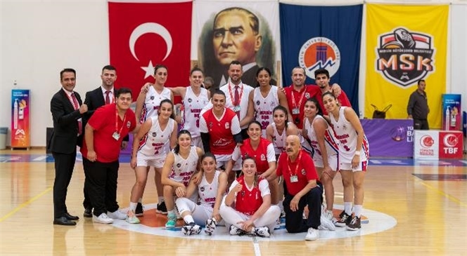 Büyükşehir’in Kadın Basketbol Takımı Karşıyaka Çarşı Koleji’ni 103-49 Yendi